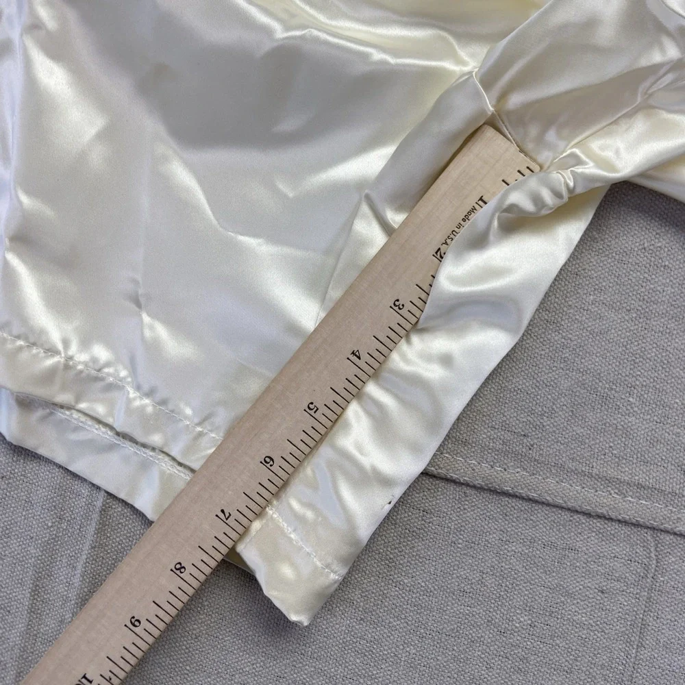 Vintage Everlast Satin Shorts Mens M‎ White Boxing 70s Retro